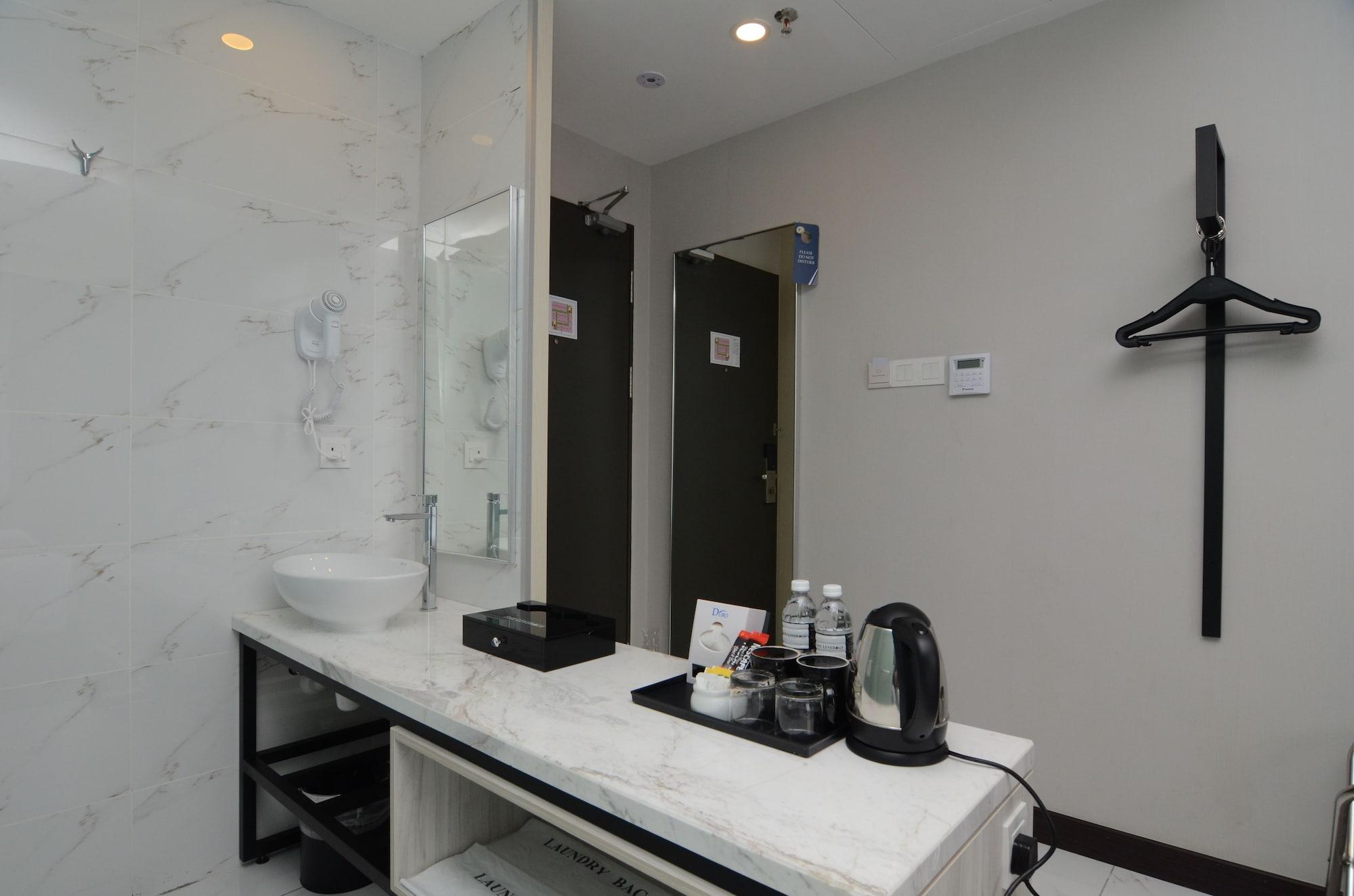 The Leverage Business Hotel