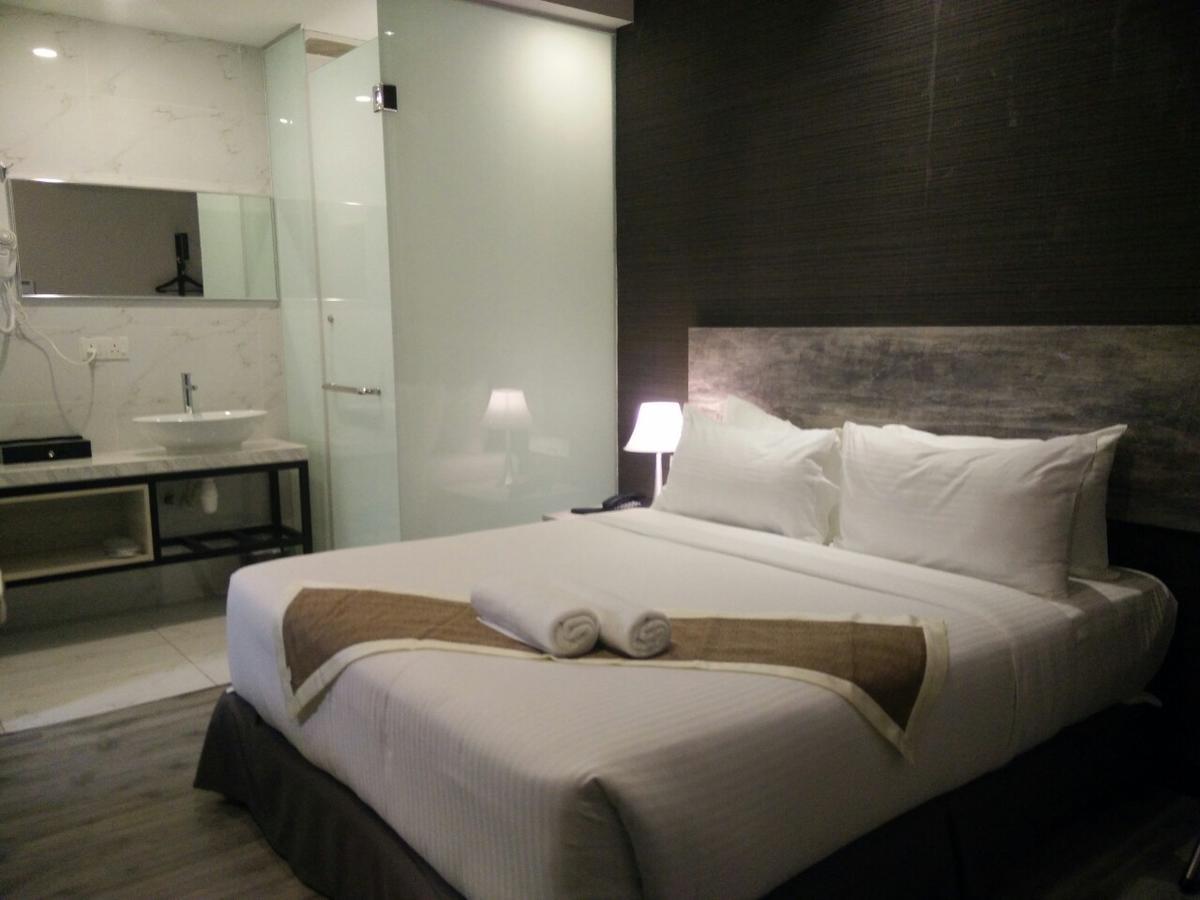 Hotel The Leverage Business 3*