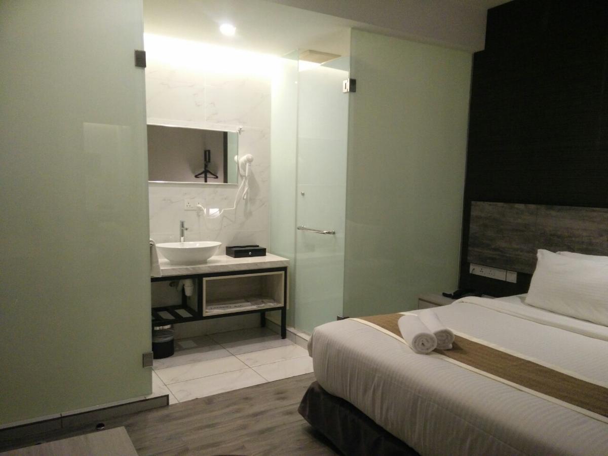 The Leverage Business Hotel